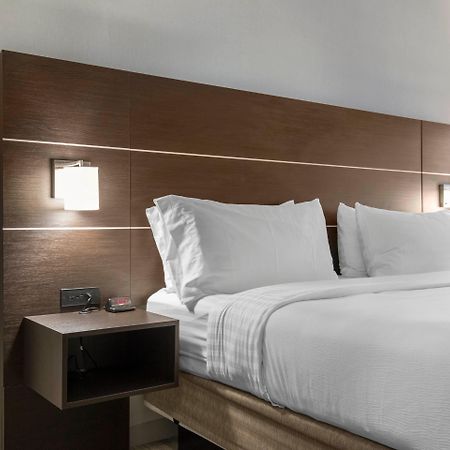 Holiday Inn Express And Suites Chicago West - St Charles By Ihg Saint Charles Kültér fotó