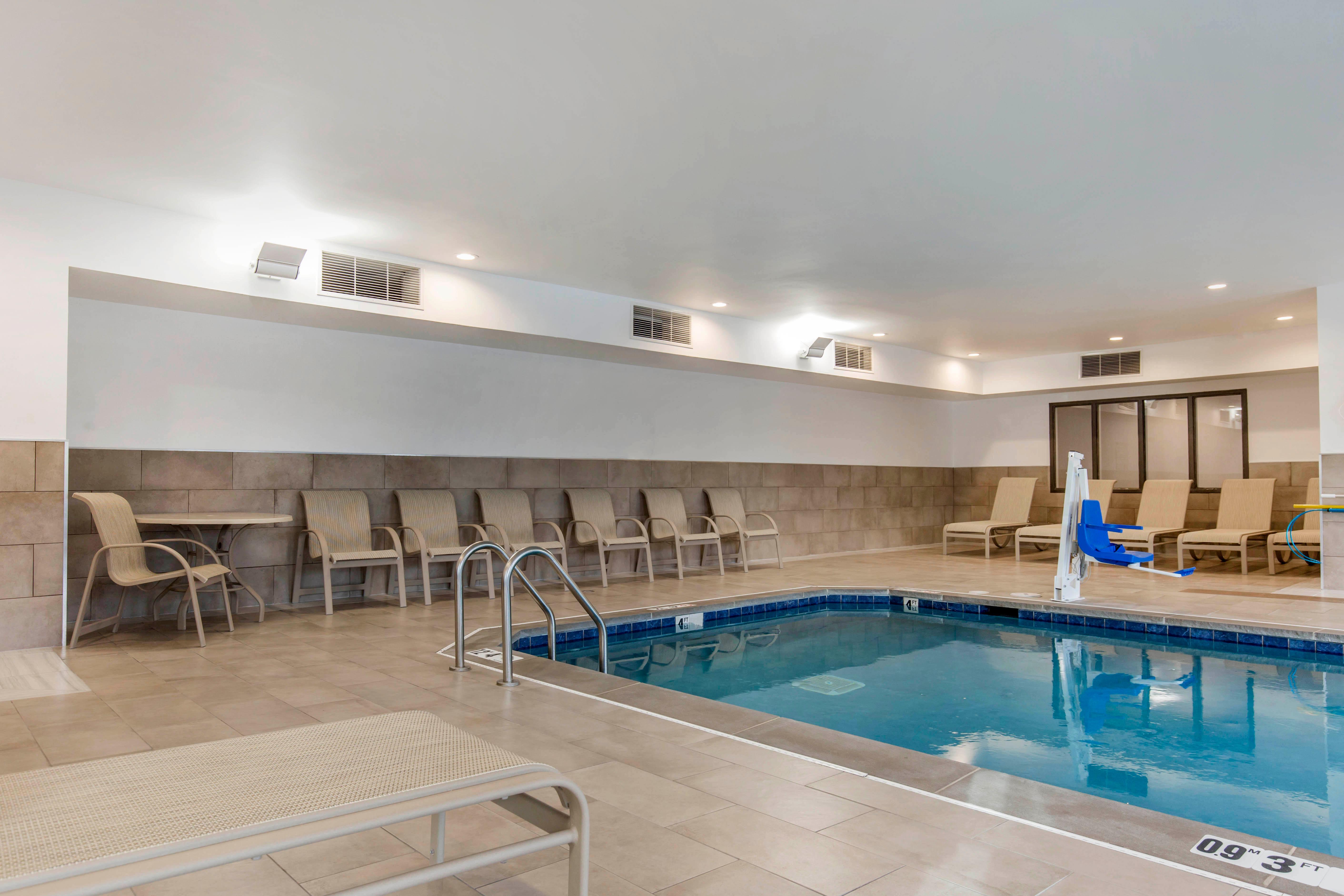 Holiday Inn Express And Suites Chicago West - St Charles By Ihg Saint Charles Kültér fotó