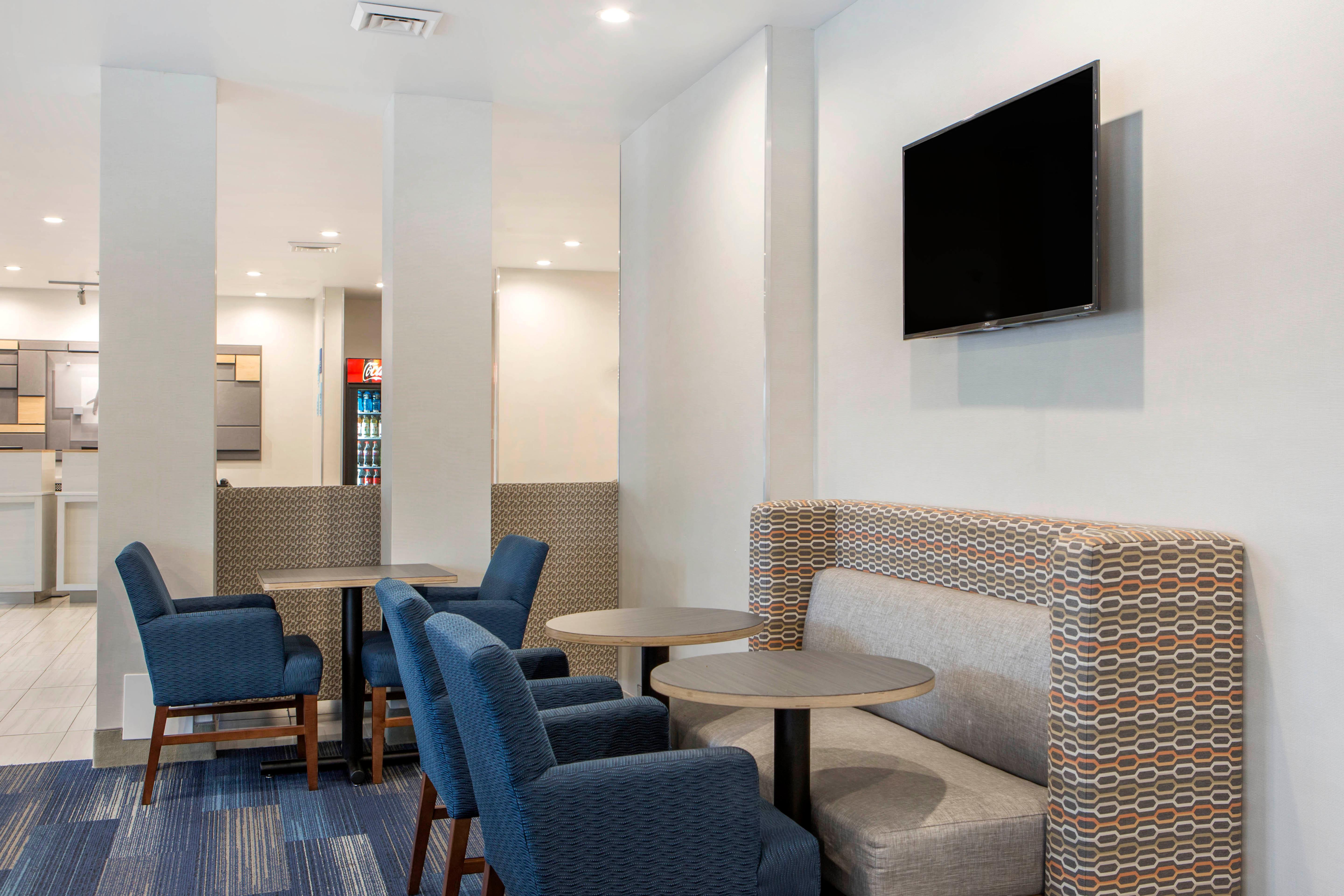 Holiday Inn Express And Suites Chicago West - St Charles By Ihg Saint Charles Kültér fotó